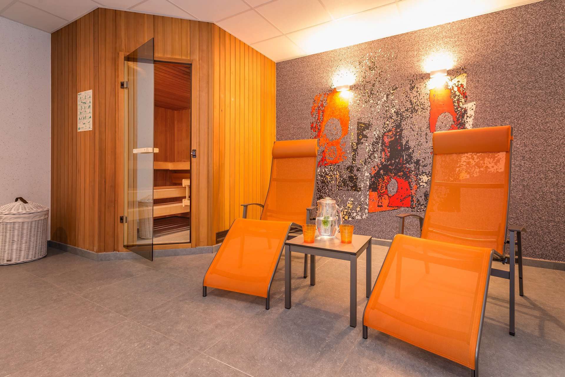 Hotel Adagio - Original Media